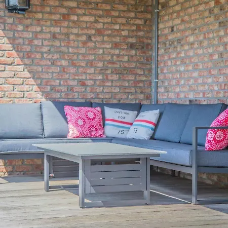 펜션 With A Terrace In Warisy